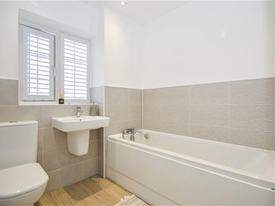 FAMILY BATHROOM/W.C.